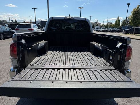 Used 2023 Toyota Tacoma TRD Off-Road w/ Black Out Package (TMS) AWD/4WD image 22