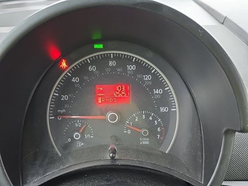 Used 2010 Volkswagen Beetle Convertible image 21