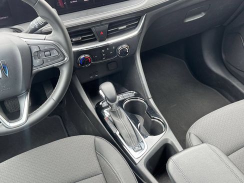 Used 2025 Buick Encore GX Preferred AWD/4WD image 40
