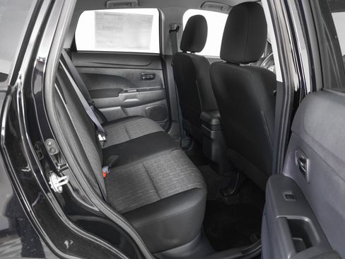 Used 2025 Mitsubishi Outlander Sport ES image 8