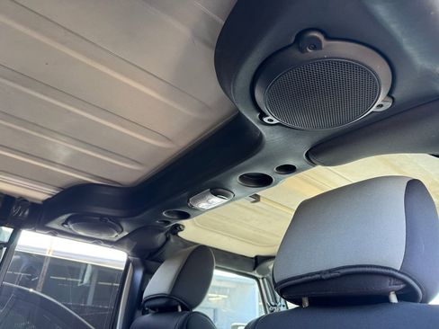 Used 2013 Jeep Wrangler Unlimited Sport image 19