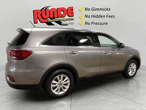 Used 2019 Kia Sorento FWD V6 image 5