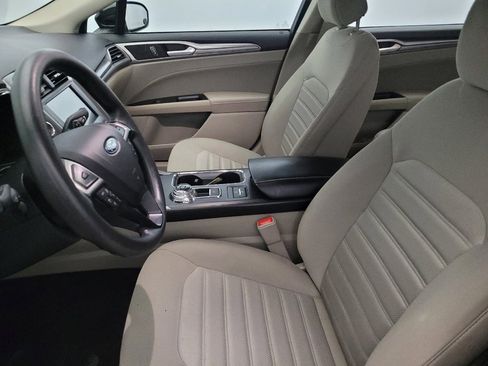 Used 2020 Ford Fusion SE image 17