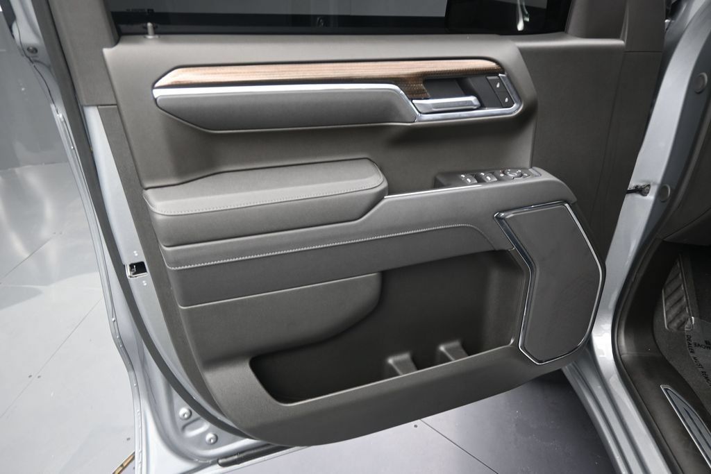 Used 2026 Chevrolet Silverado 1500 RST RWD image 12