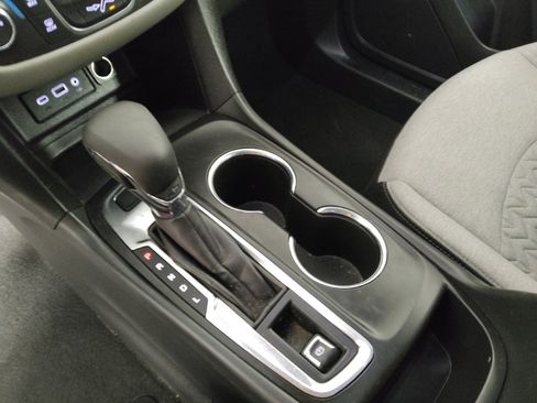 Used 2022 Chevrolet Equinox LS AWD/4WD image 26