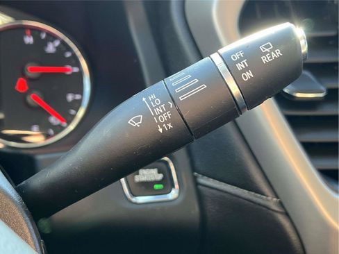 Used 2021 GMC Acadia Denali w/ Denali Ultimate Package image 26