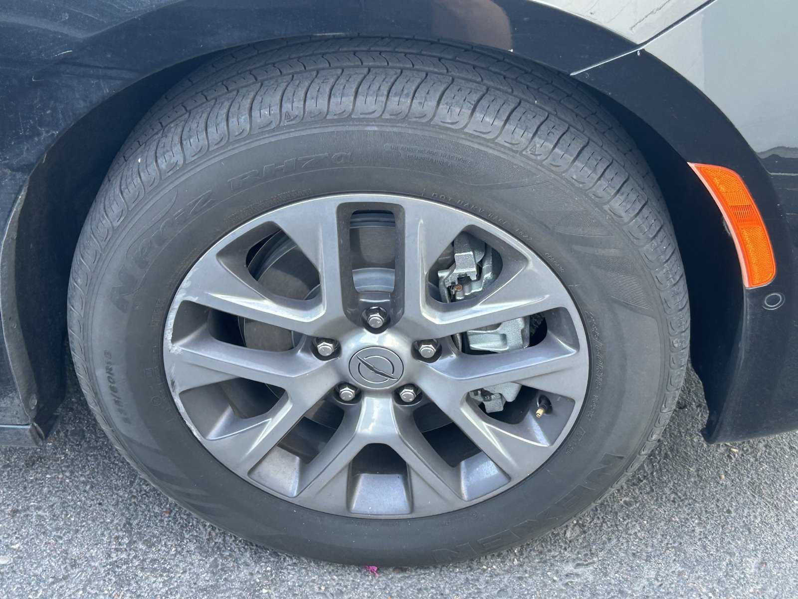 Used 2022 Chrysler Pacifica Pinnacle FWD image 9