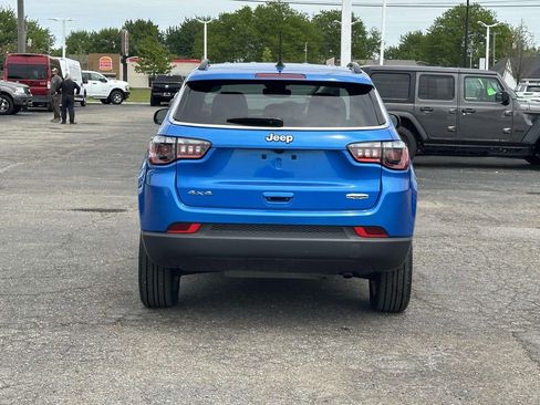 Used 2022 Jeep Compass Latitude AWD/4WD image 5