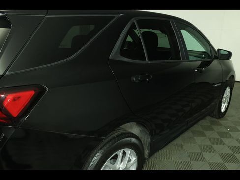 Used 2024 Chevrolet Equinox LS w/ LS Convenience Package FWD image 17