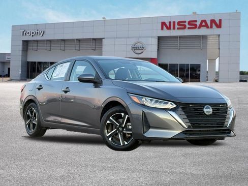 Certified 2025 Nissan Sentra SV image 1