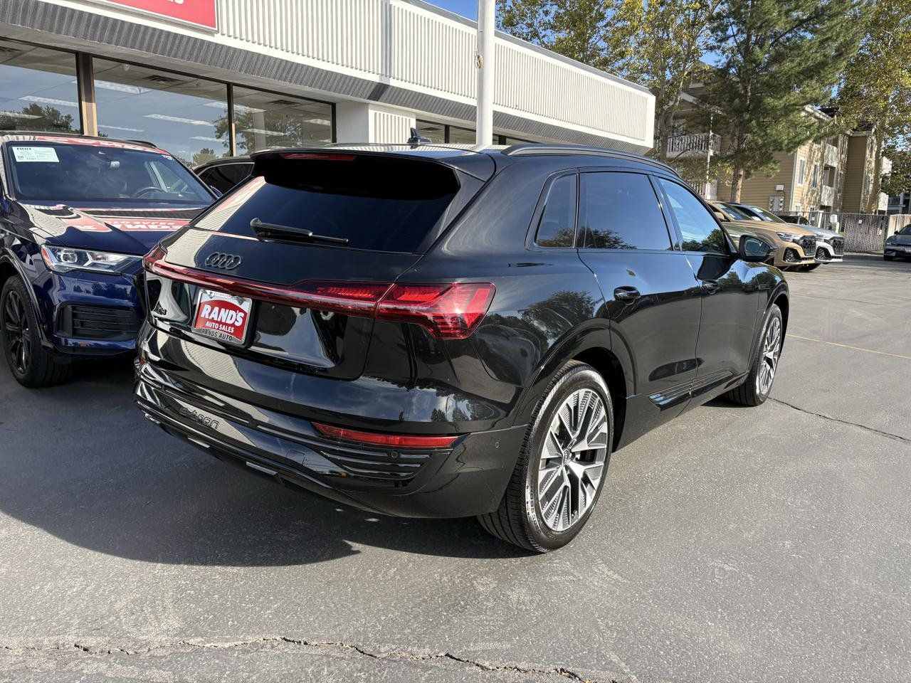 Used 2024 Audi Q8 e-tron Premium Plus w/ Premium Plus Package AWD/4WD image 10