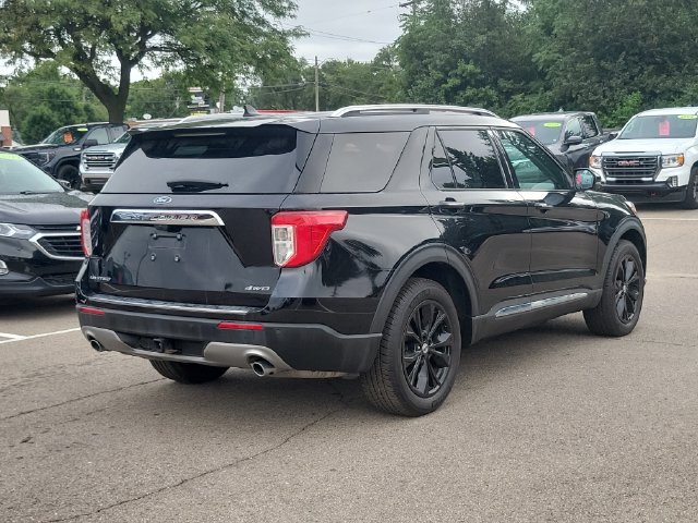 Used 2021 Ford Explorer Limited w/ Equipment Group 301A AWD/4WD image 3