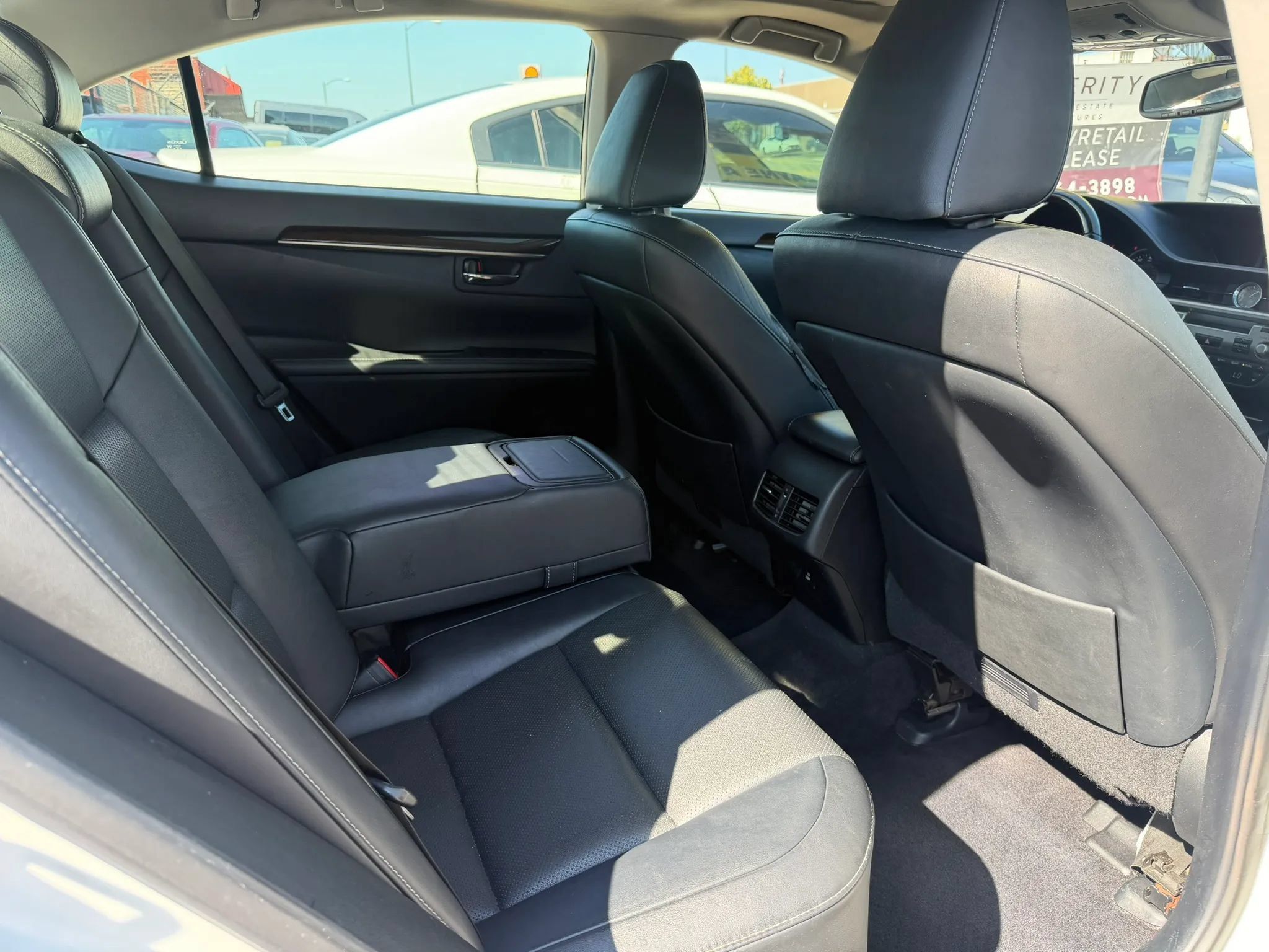 Used 2014 Lexus ES 350 w/ Premium Package FWD image 10