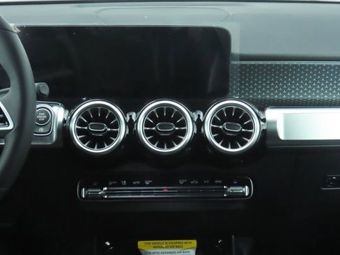 Certified 2025 Mercedes-Benz GLB 250 image 14