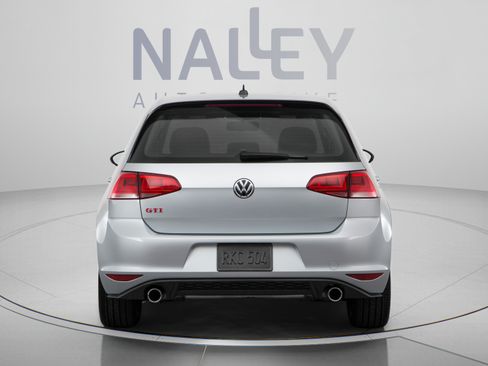 Used 2017 Volkswagen Golf 4-Door FWD image 3