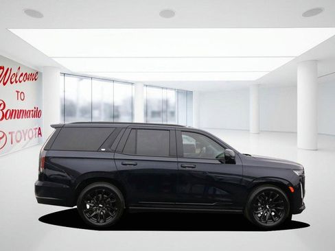 Used 2024 Cadillac Escalade Sport Platinum w/ LPO, ONYX Package image 5