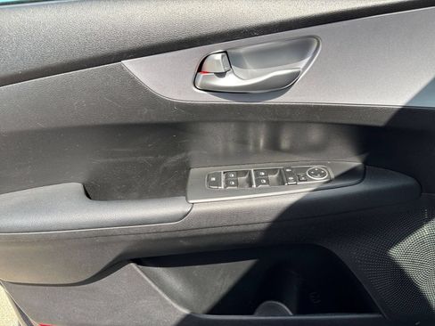 Used 2024 Kia Forte LXS FWD image 18
