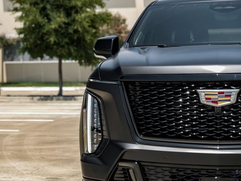 Used 2026 Cadillac Escalade V w/ LPO, Floor Liner Package AWD/4WD image 33