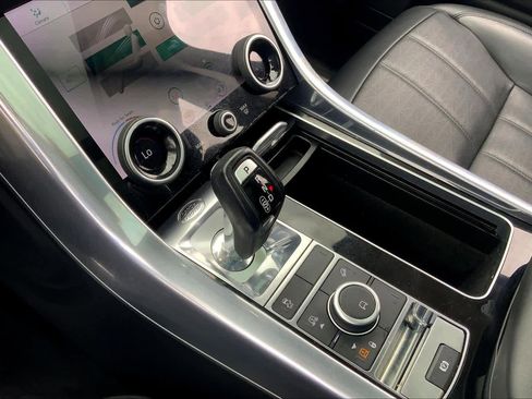 Used 2018 Land Rover Range Rover Sport HSE Dynamic image 16