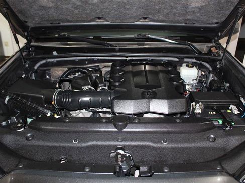 Used 2020 Toyota 4Runner SR5 image 13