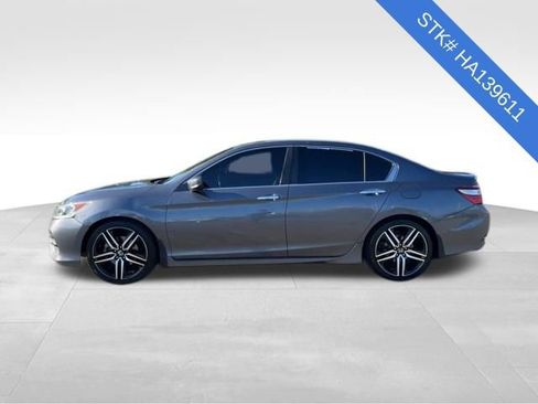 Used 2017 Honda Accord Sport image 2