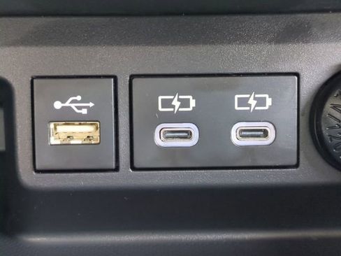 Used 2023 Toyota Highlander XLE FWD image 21
