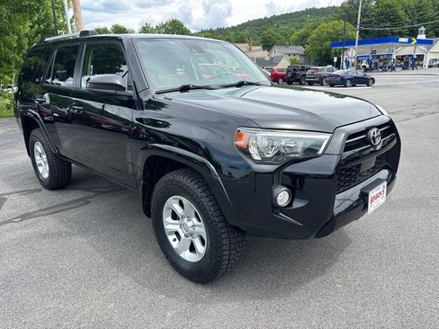 Used 2020 Toyota 4Runner SR5 AWD/4WD image 7