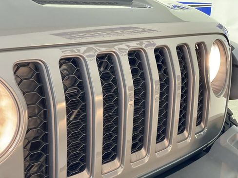 Used 2023 Jeep Gladiator Mojave w/ Cold Weather Group AWD/4WD image 37