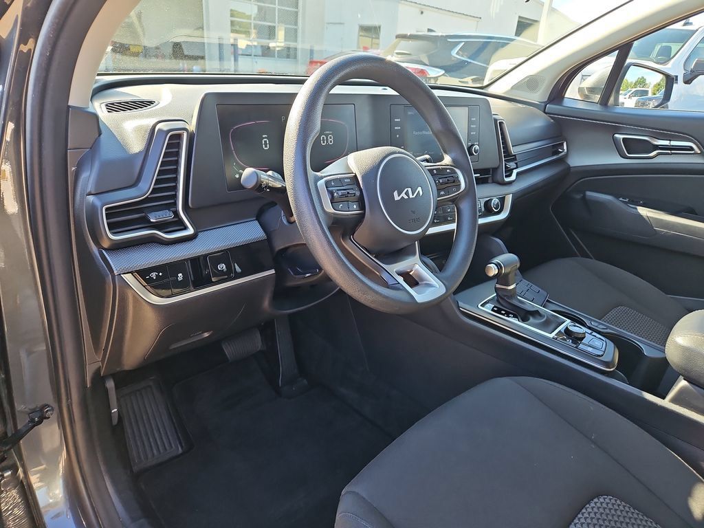 Used 2024 Kia Sportage LX FWD image 17