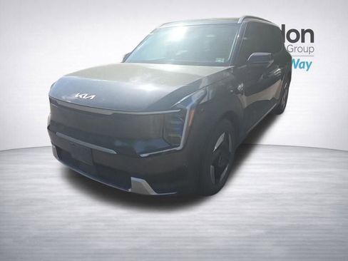 Certified 2024 Kia EV9 Wind AWD/4WD image 4