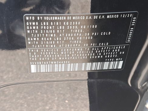 Certified 2021 Volkswagen Tiguan SE image 32