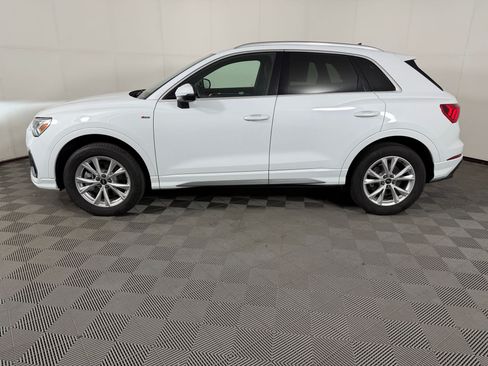 Used 2023 Audi Q3 2.0T Premium Plus w/ Premium Plus Package AWD/4WD image 2