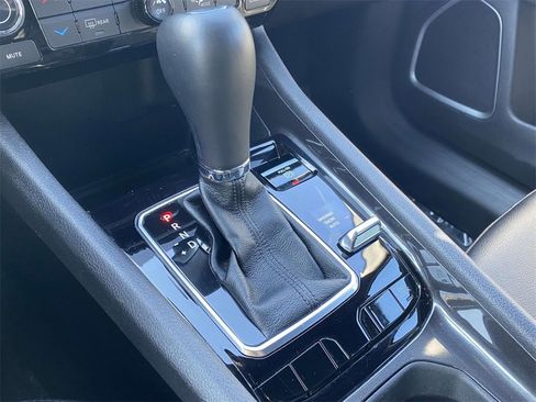 Used 2024 Jeep Compass Latitude image 28