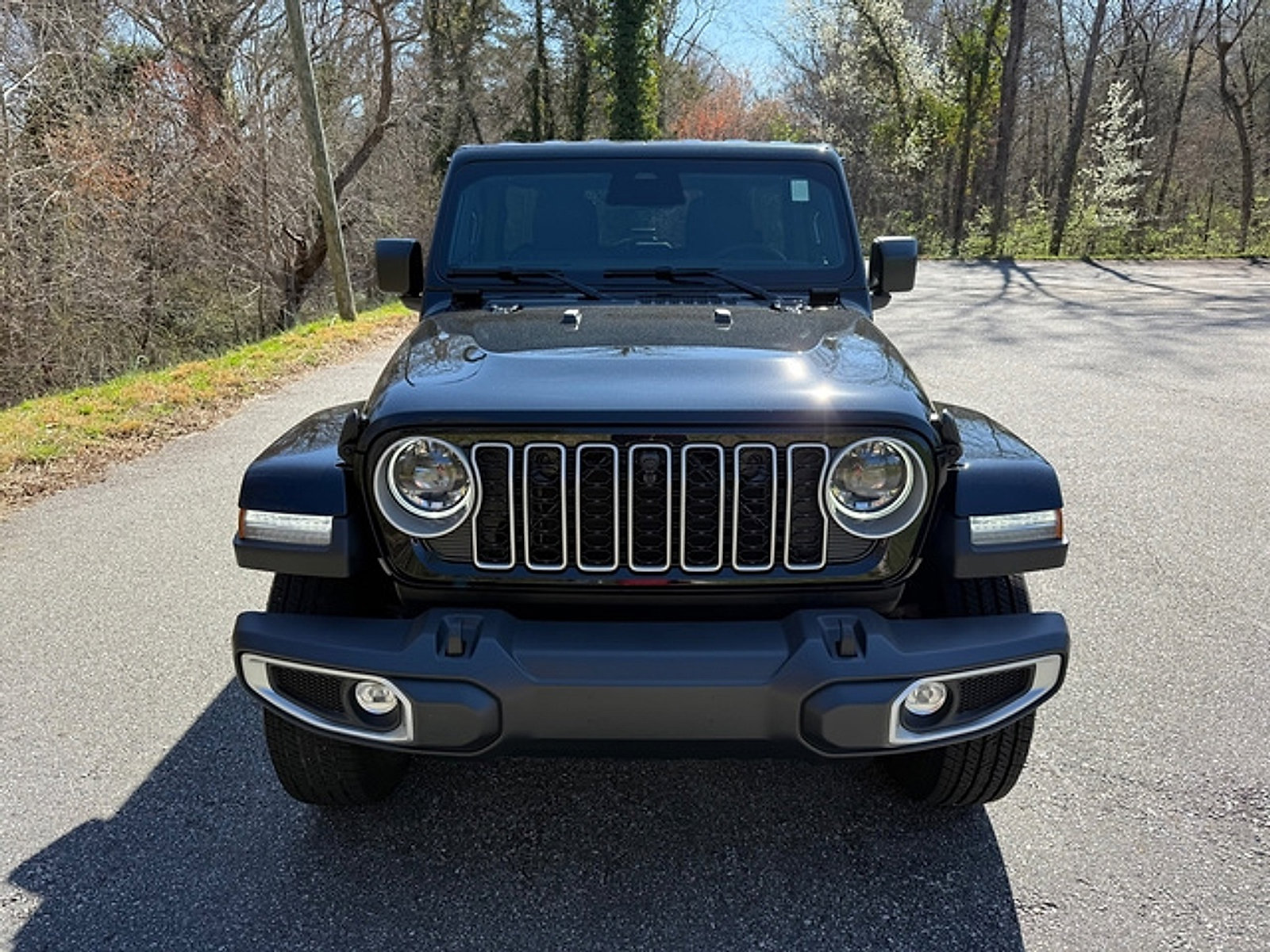 New 2026 Jeep Wrangler Unlimited Sahara AWD/4WD image 4