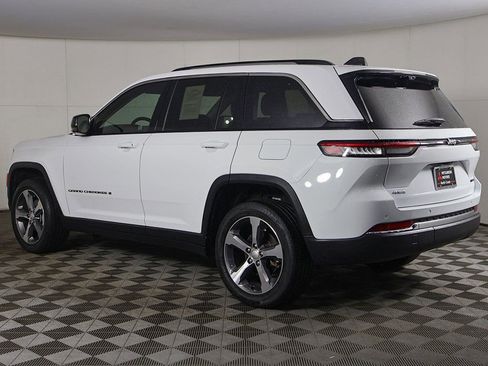 Used 2023 Jeep Grand Cherokee Limited w/ Luxury Tech Group II AWD/4WD image 11