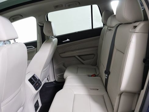 Used 2021 Volkswagen Atlas SE w/ Panoramic Sunroof Package image 25