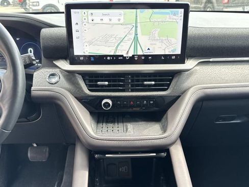 Used 2025 Ford Explorer Platinum w/ LUX Leather Package image 30