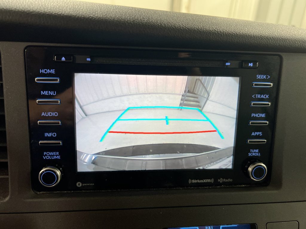 Used 2018 Toyota Sienna LE FWD image 14