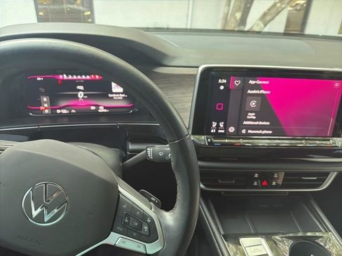 Used 2024 Volkswagen Atlas SEL Premium R-Line image 6