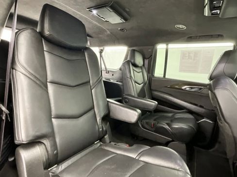 Used 2017 Cadillac Escalade ESV Platinum image 16