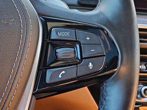 Used 2019 BMW 530i xDrive w/ Convenience Package image 22