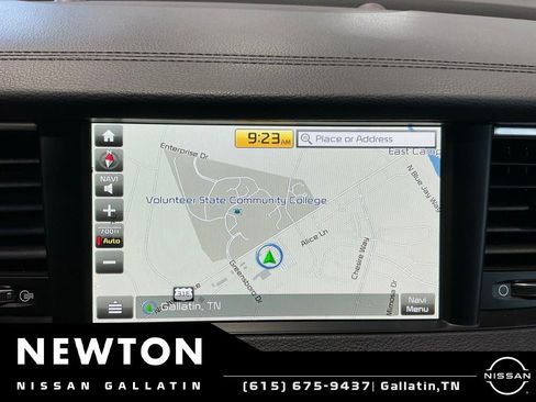 Used 2018 Kia Cadenza Premium w/ Luxury Package FWD image 9