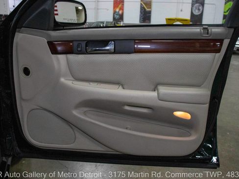 Used 1999 Cadillac Seville STS w/ Convenience Pkg image 35