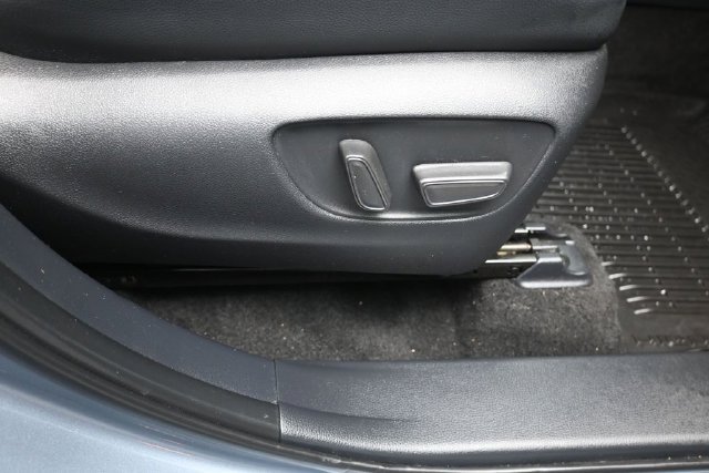 Used 2024 Toyota Highlander XLE AWD/4WD image 23