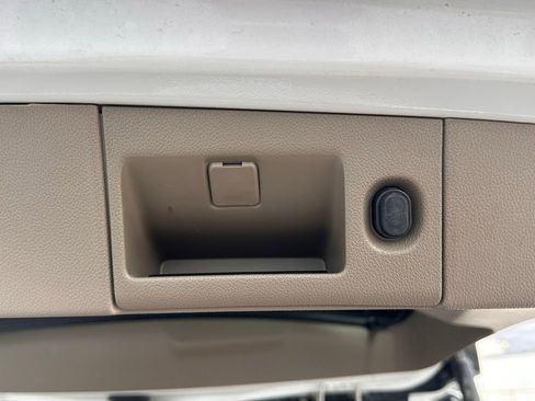 Used 2016 Chevrolet Suburban LTZ image 17