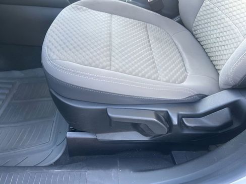 Used 2021 Ford Escape SE image 21