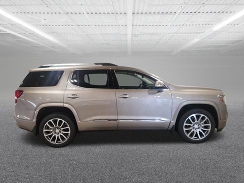 Used 2023 GMC Acadia Denali w/ Denali Technology Package image 5