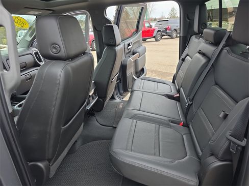 Used 2022 GMC Sierra 1500 Denali w/ Denali Premium Package image 13