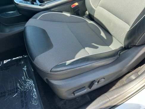 Used 2022 Kia Niro EX FWD image 15