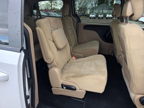 Used 2016 Dodge Grand Caravan SE w/ Quick Order Package 29E SE FWD image 21